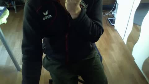 Snapshot of robertbrazil762778 chatting on October 2, 11:42 am robertbrazil762778 online show from October 2, 11:42 am