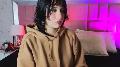 robin D online show from June 5, 2:33 pm