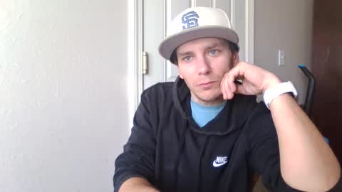 Snapshot of robwit8 chatting on February 5, 5:09 pm Rob witha 8 online show from February 5, 5:09 pm
