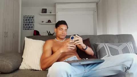 roby_millerr online show from February 6, 3:04 pm