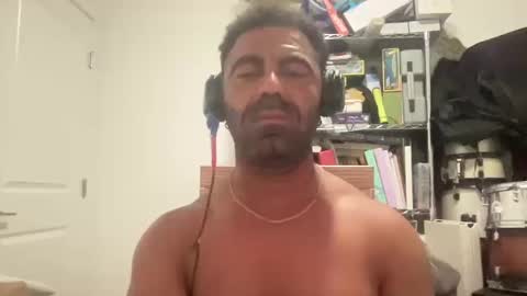 Snapshot of rodrigo232426 chatting on October 12, 9:46 am rodrigo232426 online show from October 12, 9:46 am