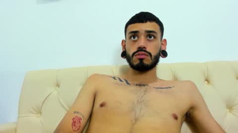 Snapshot of rolo_martinez chatting on October 5, 8:05 pm rolo martinez online show from October 5, 8:05 pm