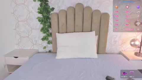Snapshot of roma_love_ chatting on October 6, 12:12 pm online show from October 6, 12:12 pm
