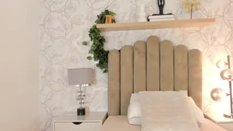 Snapshot of roma_love_ chatting on February 18, 11:55 am online show from February 18, 11:55 am