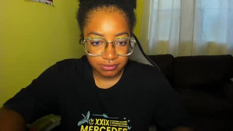 Is A Belle online show from April 24, 12:40 pm