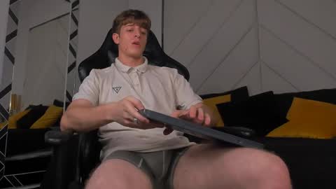 Romeo Ricci online show from May 26, 5:02 am