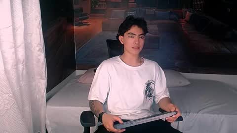 Romeo online show from December 18, 7:31 pm