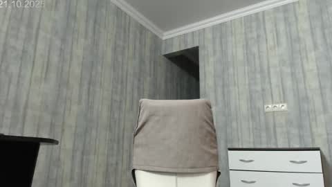 Ronny  J online show from October 21, 1:59 pm