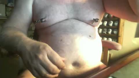 ronnybeee online show from May 4, 5:03 am