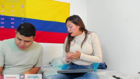 Snapshot of rooxxyy_ chatting on February 5, 11:17 pm online show from February 5, 11:17 pm