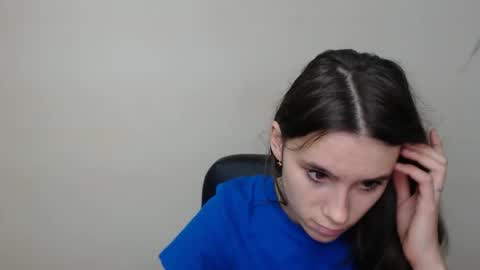 Snapshot of rosalais_ chatting on October 2, 7:18 am Rose online show from October 2, 7:18 am