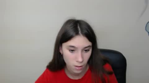 Snapshot of rosalais_ chatting on October 7, 6:53 am Rose online show from October 7, 6:53 am