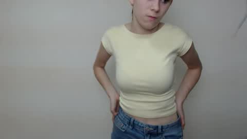 Snapshot of rosalais_ chatting on September 26, 7:16 am Rose online show from September 26, 7:16 am