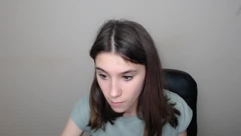 Snapshot of rosalais_ chatting on October 9, 8:09 am Rose online show from October 9, 8:09 am