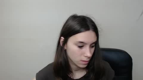 Snapshot of rosalais_ chatting on September 30, 7:08 am Rose online show from September 30, 7:08 am