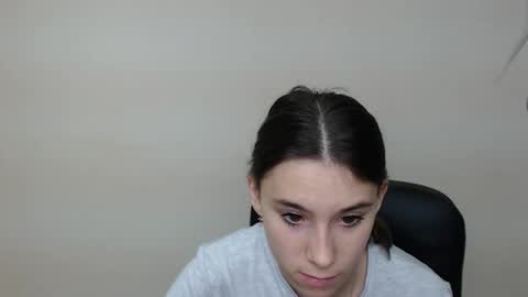 Snapshot of rosalais_ chatting on September 16, 6:38 am Rose online show from September 16, 6:38 am