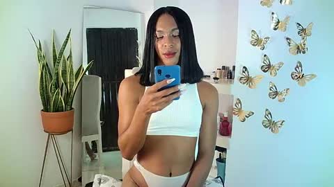 Snapshot of rosalindasexy chatting on February 22, 5:12 am Rosalinda online show from February 22, 5:12 am