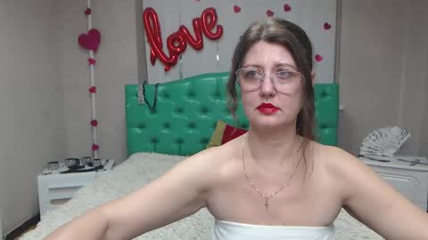 RoseHille online show from March 5, 7:01 pm