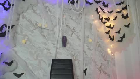 Snapshot of roselinedior chatting on October 11, 11:19 pm Lyla OF roselinedior online show from October 11, 11:19 pm