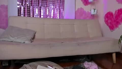 Snapshot of roselinedior chatting on February 18, 11:30 pm Lyla OF roselinedior online show from February 18, 11:30 pm
