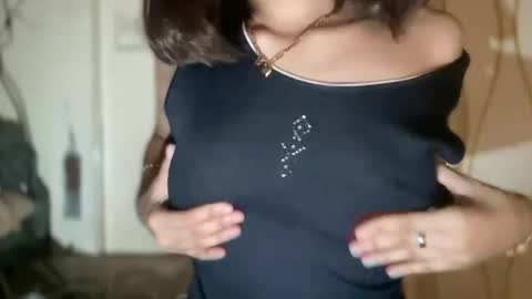 rosemae07 online show from May 19, 6:59 pm