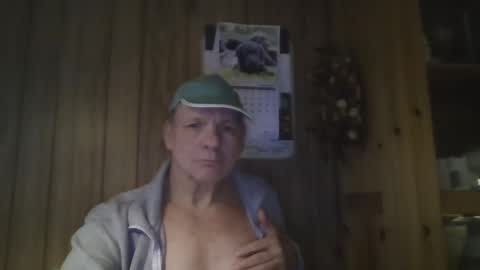 roses2u1958 online show from February 4, 7:51 am