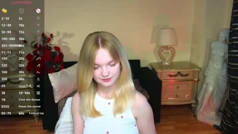 Snapshot of roses_kate chatting on September 23, 11:48 am Sweety Kate online show from September 23, 11:48 am