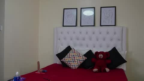 Snapshot of roses_rred chatting on September 17, 6:55 pm roses_rred online show from September 17, 6:55 pm