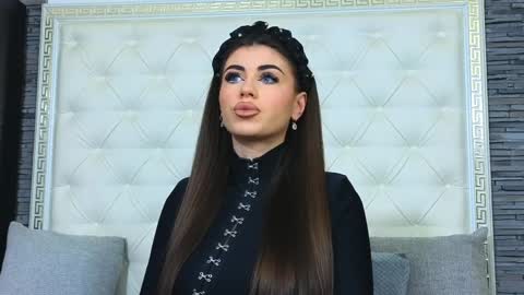 Gabriela online show from April 3, 6:09 am