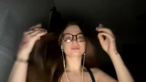 roseyla1 online show from February 1, 6:43 am