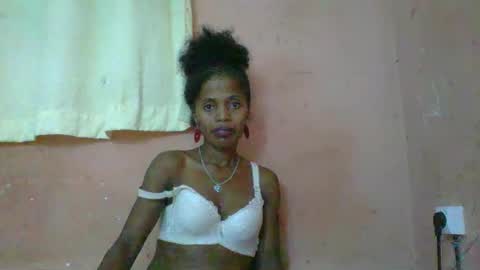 Snapshot of rosiahot1 chatting on March 10, 12:39 am rosia online show from March 10, 12:39 am