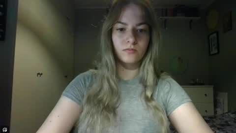 Snapshot of rosie_june chatting on October 14, 7:00 am Rosie online show from October 14, 7:00 am