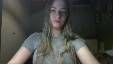 Snapshot of rosie_june chatting on October 13, 6:59 am Rosie online show from October 13, 6:59 am