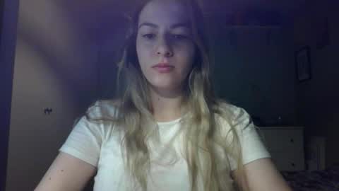 Snapshot of rosie_june chatting on October 20, 6:40 am Rosie online show from October 20, 6:40 am