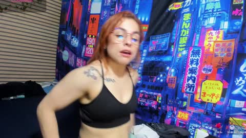 Snapshot of rosse_25 chatting on February 7, 5:29 pm Would you like to help me with supplementation and sports suits so I can compete in powerlifting online show from February 7, 5:29 pm