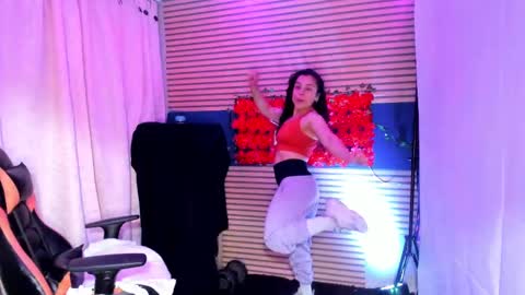 Snapshot of rosse_25 chatting on September 23, 6:14 pm Would you like to help me with supplementation and sports suits so I can compete in powerlifting online show from September 23, 6:14 pm