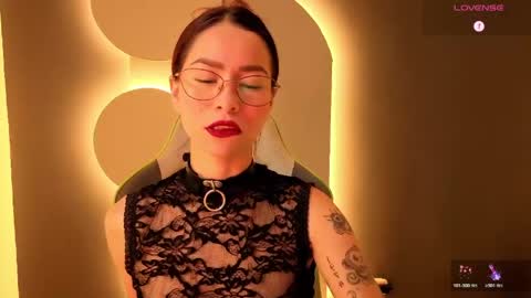 Miss Rosse online show from May 9, 1:17 pm
