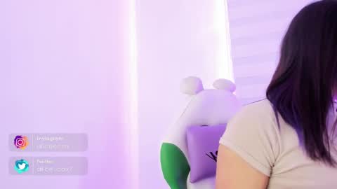 Snapshot of rosse_amyy chatting on March 9, 7:48 pm online show from March 9, 7:48 pm