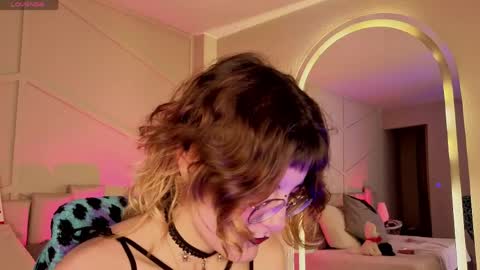 rossiie_hunt_ online show from May 22, 2:13 pm
