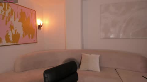 Rossie Rivers online show from April 15, 11:57 am