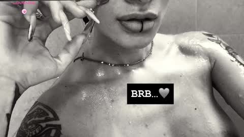 rot_wallace online show from October 25, 1:39 am