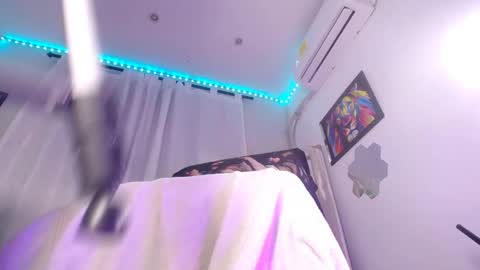 rous_25 online show from April 23, 2:52 am