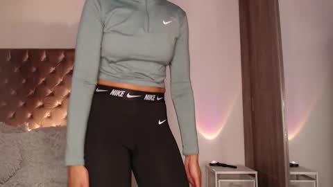 Rouss marie henao  online show from November 5, 12:01 am