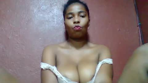 rovaelyah online show from October 28, 5:52 am