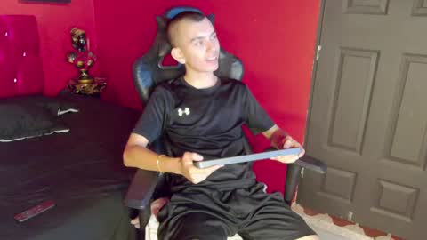 Snapshot of rowancley chatting on October 1, 12:04 pm Rowan online show from October 1, 12:04 pm