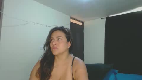 Snapshot of roxanasexy2025 chatting on October 13, 1:02 pm roxanasexy2025 online show from October 13, 1:02 pm
