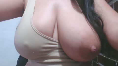Snapshot of roxanbahottt chatting on February 14, 11:42 am roxxy online show from February 14, 11:42 am