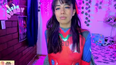 roxxy online show from April 10, 6:30 am