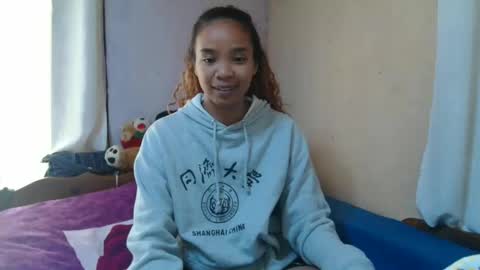 Snapshot of roxanne_98 chatting on October 11, 5:34 am roxanne_98 online show from October 11, 5:34 am