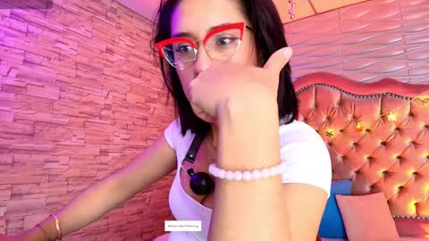 roxanne_han online show from January 10, 11:48 am